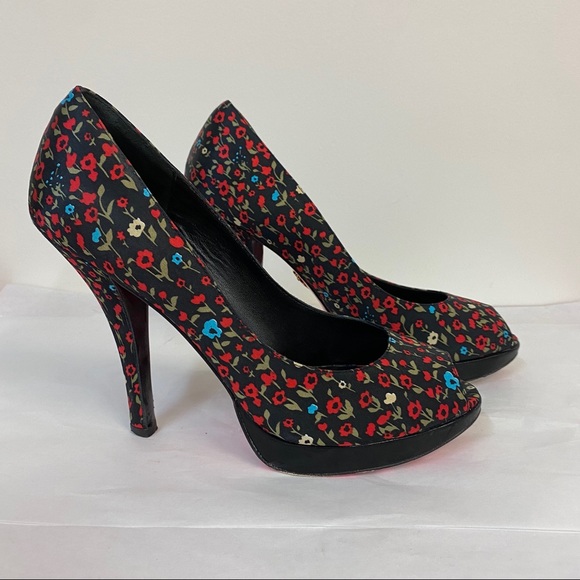 Betsy Johnson Rosy II Black Satin Flower Print - Picture 2 of 7